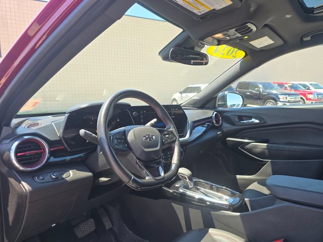 Used 2024 Chevrolet Trax RS w/ Sunroof Package FWD image 12