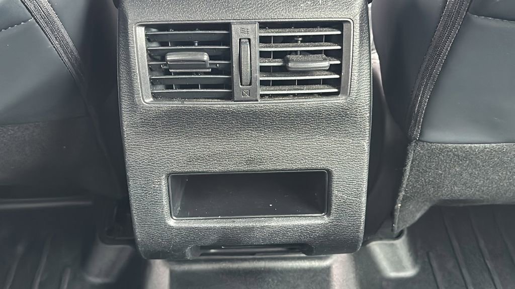 Used 2022 Mitsubishi Outlander SE image 23