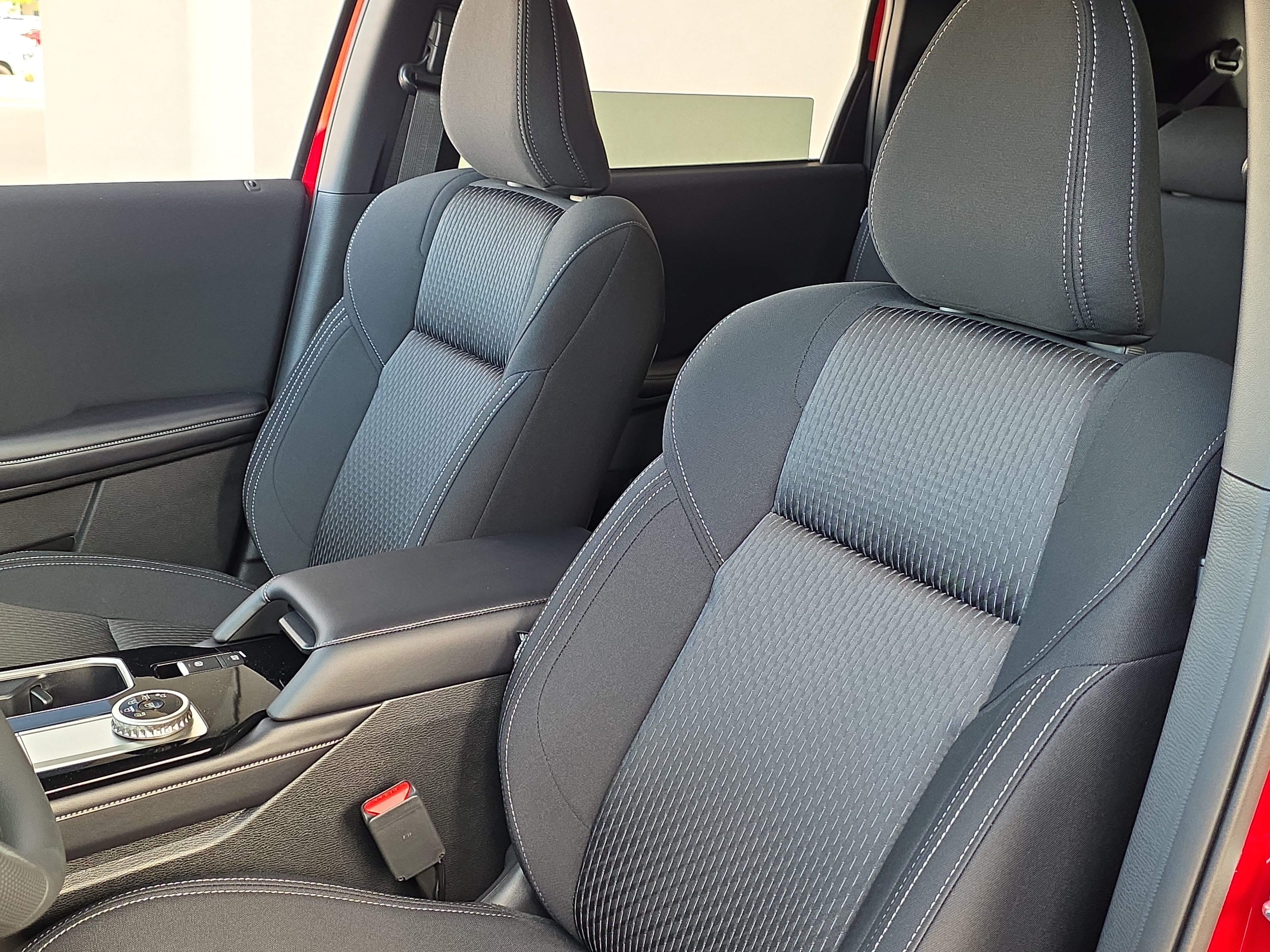 New 2026 Mitsubishi Outlander ES FWD image 13
