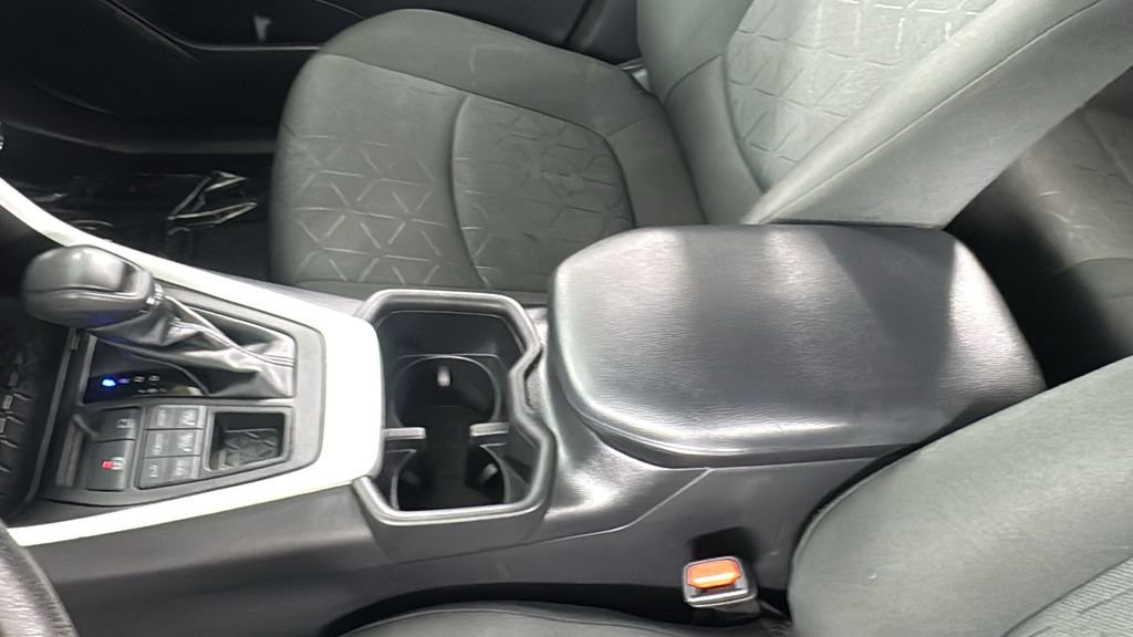 Used 2022 Toyota RAV4 XLE image 34