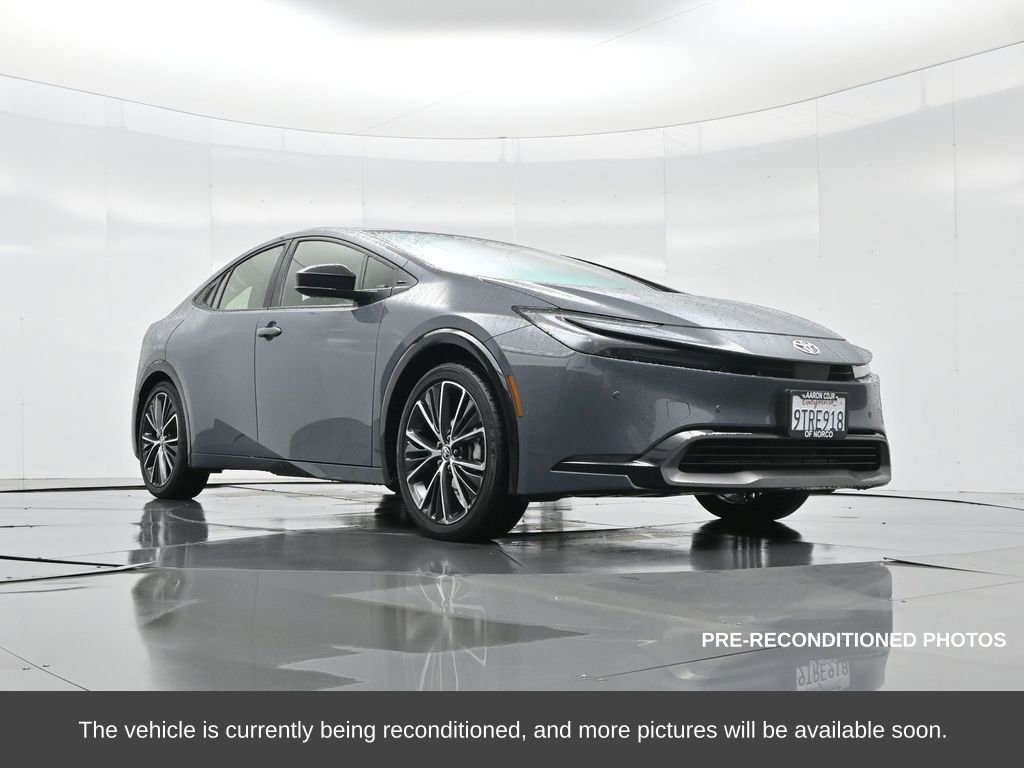 Used 2025 Toyota Prius XLE image 45