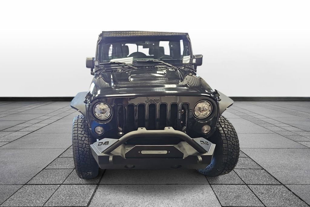 Used 2018 Jeep Wrangler Unlimited Sahara image 2