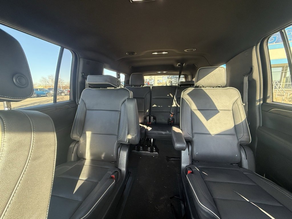 Used 2023 Chevrolet Suburban Premier image 20
