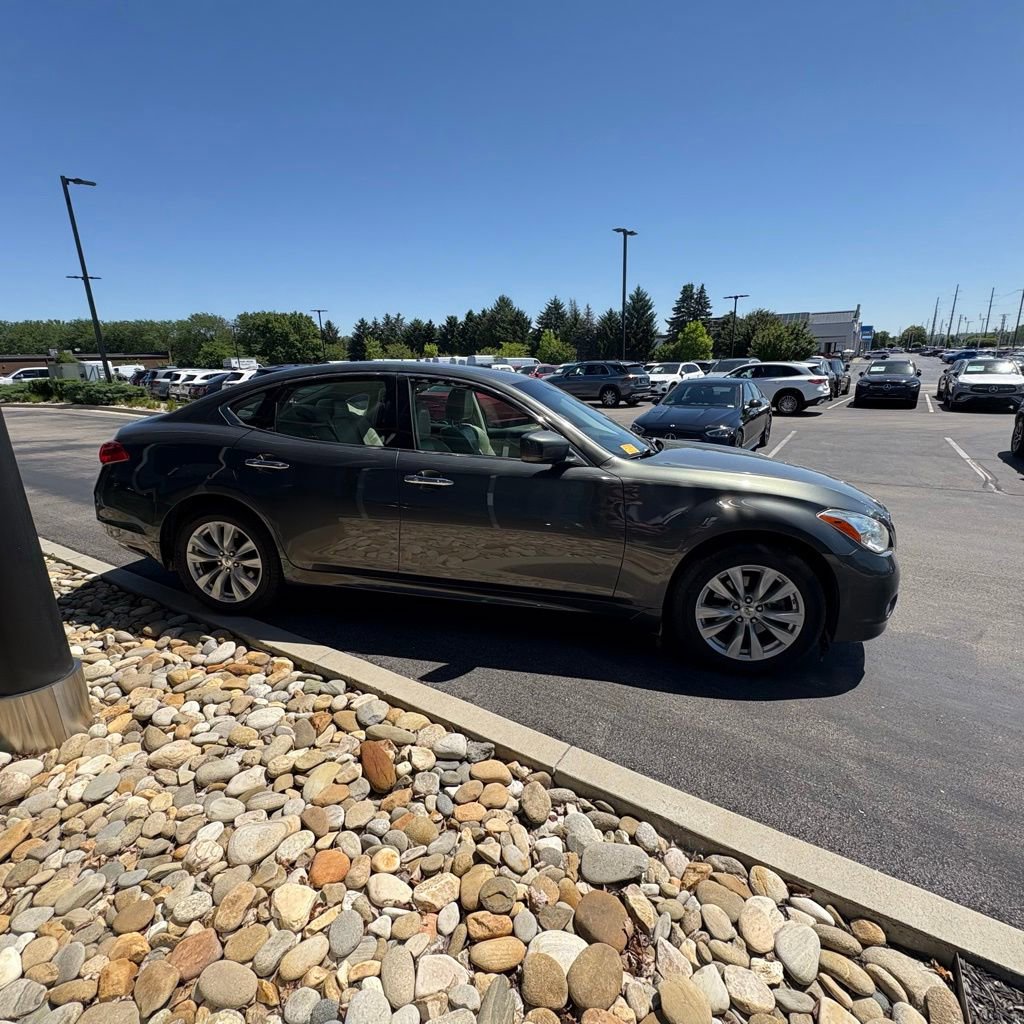 Used 2011 INFINITI M37 x w/ Deluxe Touring Pkg AWD/4WD image 5