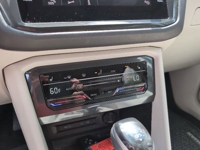 Used 2022 Volkswagen Tiguan SE image 18