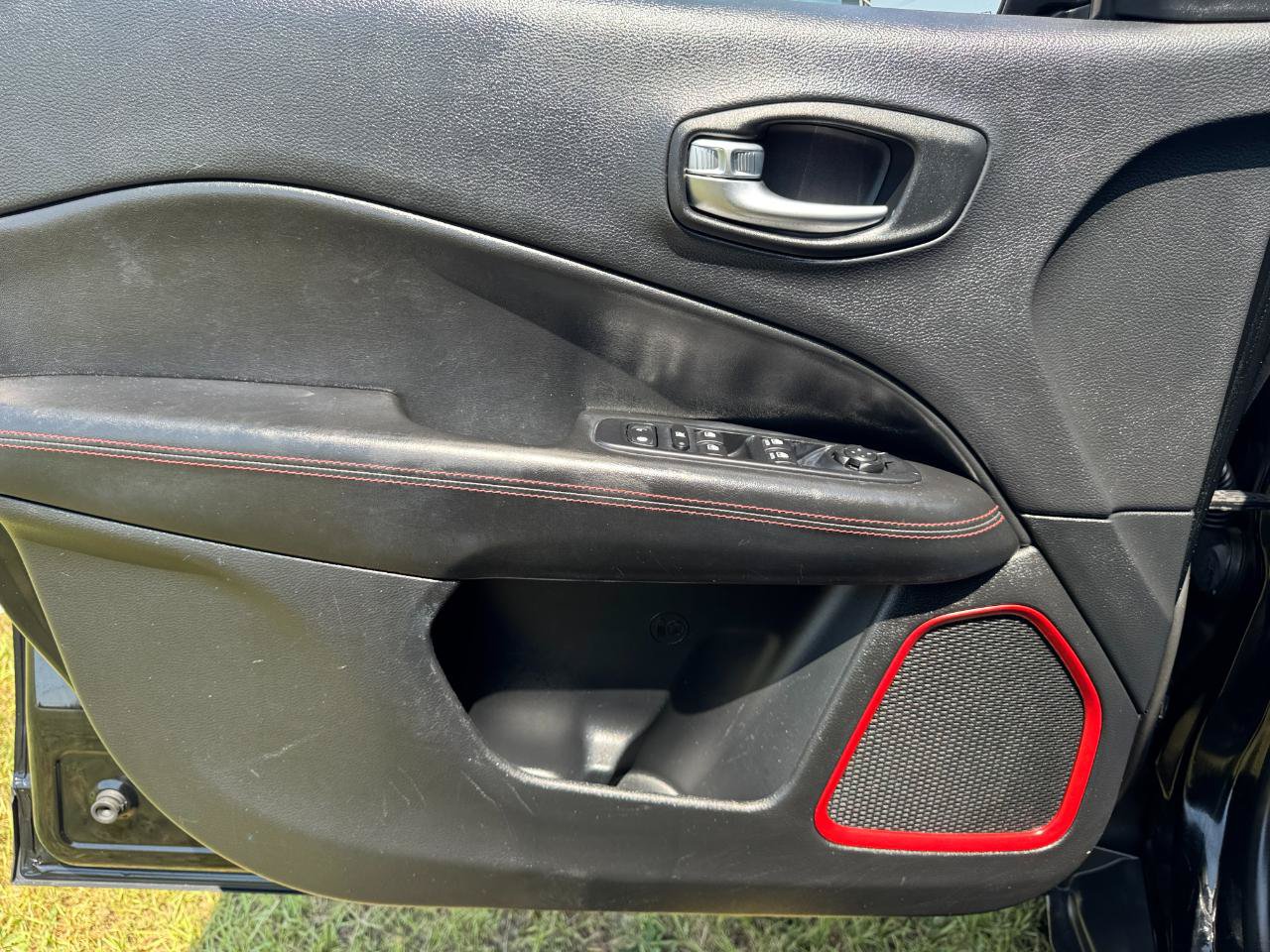 Used 2018 Jeep Compass Trailhawk AWD/4WD image 22