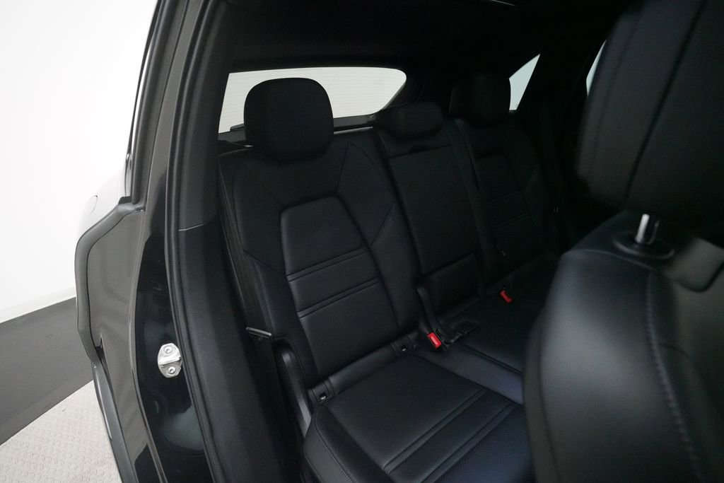 Certified 2021 Porsche Cayenne AWD/4WD image 30