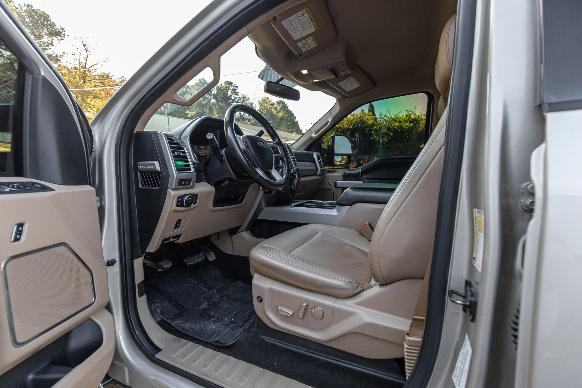 Used 2017 Ford F250 Lariat w/ Chrome Package image 16