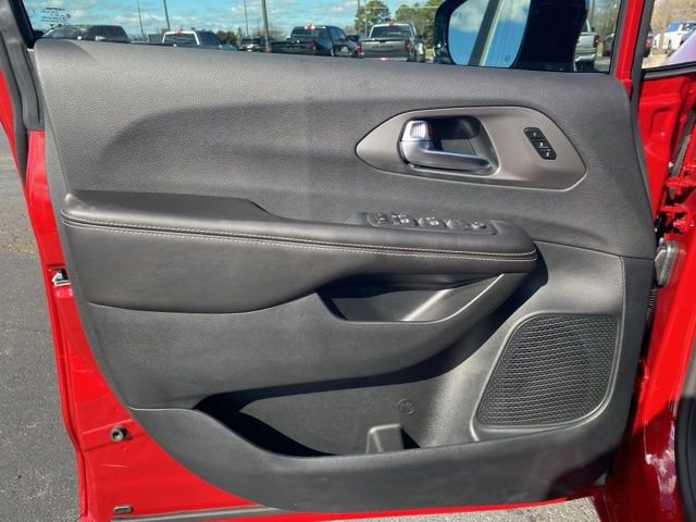 New 2026 Chrysler Pacifica Select w/ S Appearance Package FWD image 9