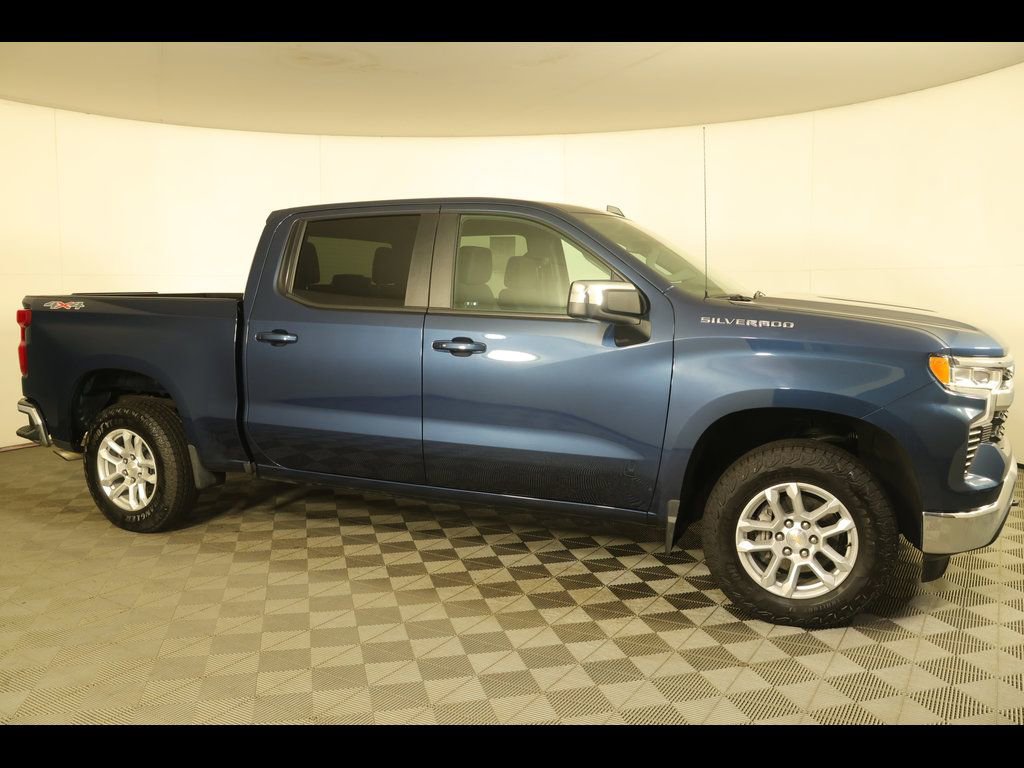 Used 2023 Chevrolet Silverado 1500 LT image 2