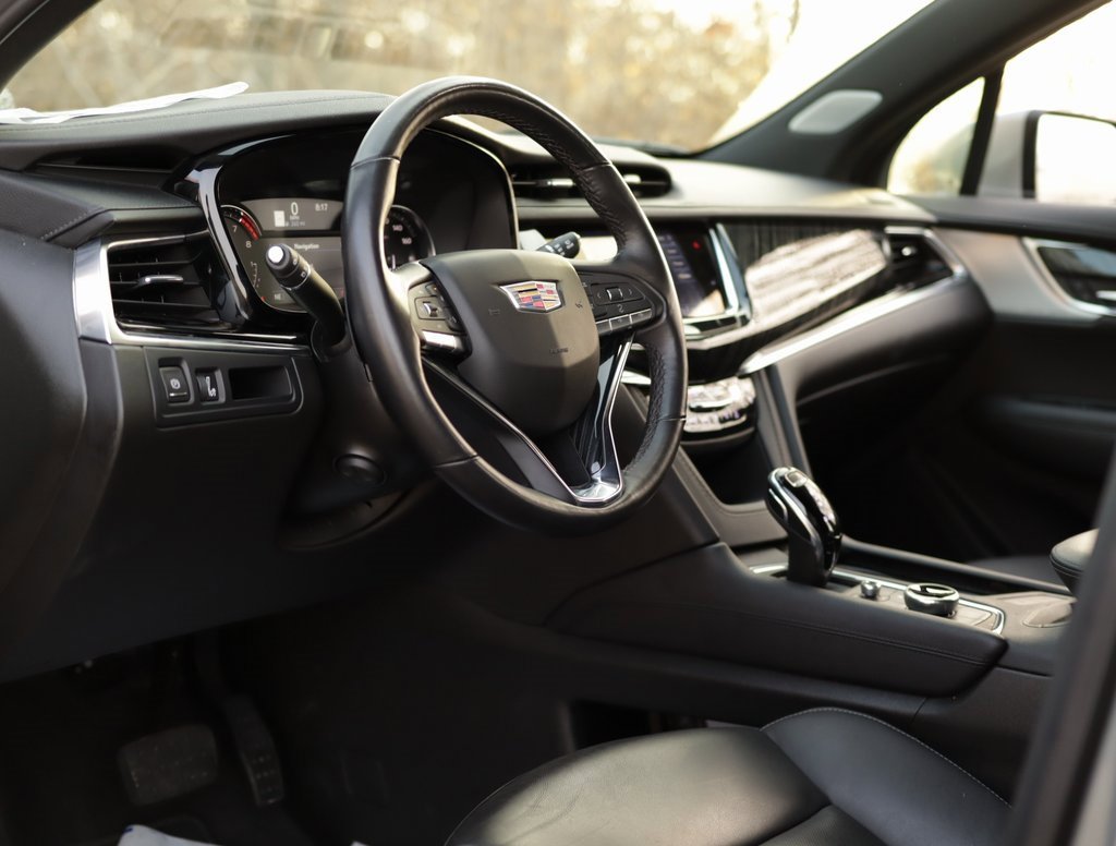 Used 2025 Cadillac XT6 Premium Luxury image 9