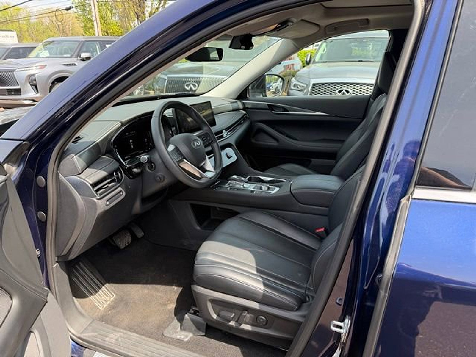 Certified 2023 INFINITI QX60 Luxe w/ Cargo Package AWD/4WD image 9