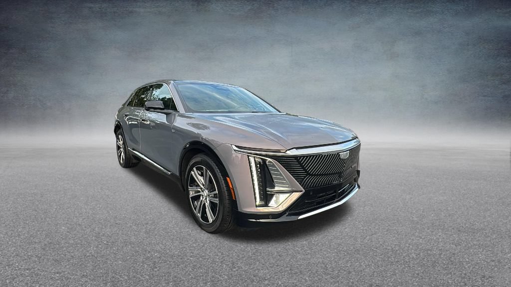 Used 2025 Cadillac Lyriq Luxury AWD/4WD image 2