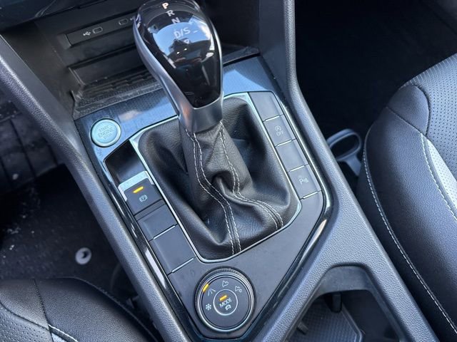 Certified 2025 Volkswagen Taos SEL w/ Black Wheel Plus Package image 19