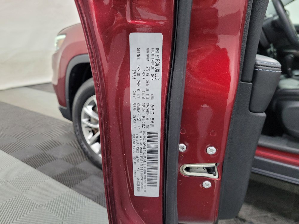 Used 2019 Jeep Cherokee Latitude Plus w/ Comfort/Convenience Group AWD/4WD image 33