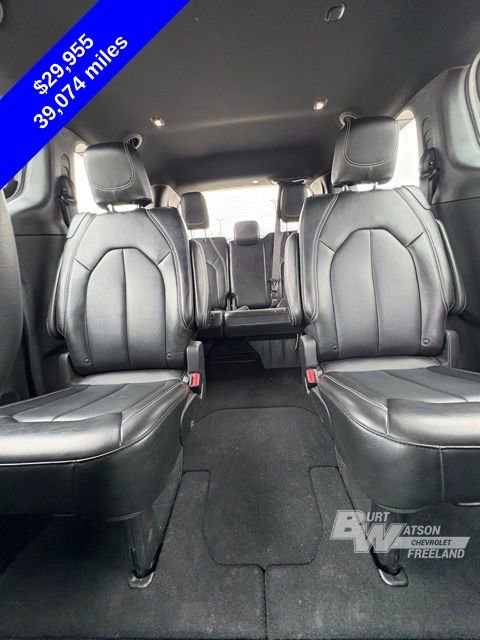 Used 2025 Chrysler Pacifica Select image 23