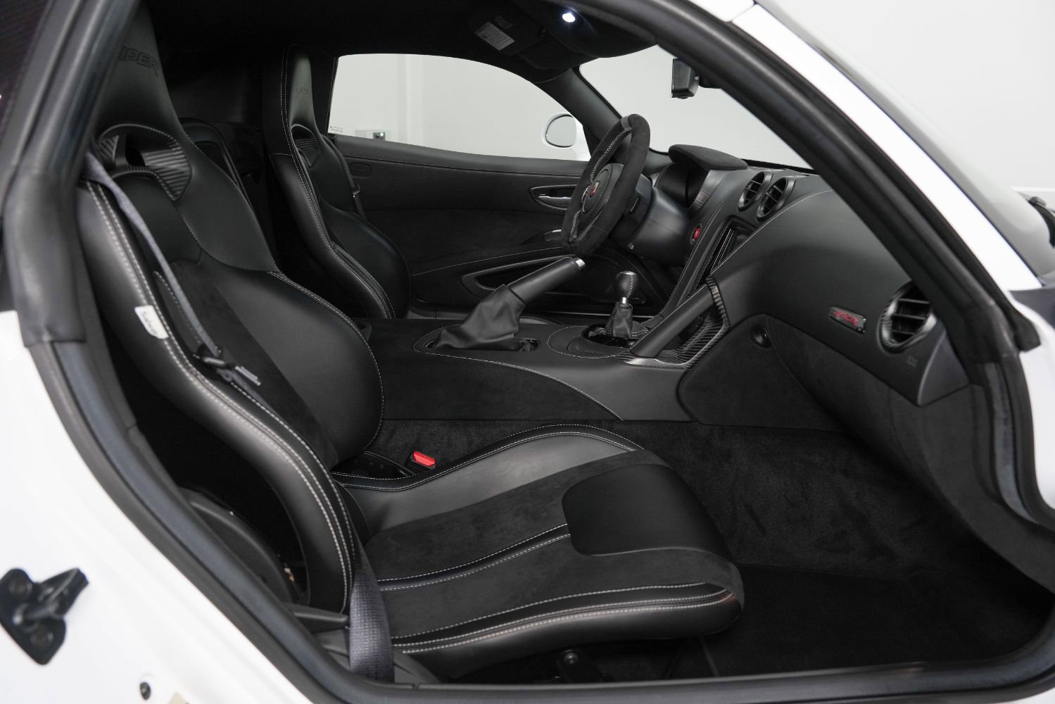 Used 2016 Dodge Viper ACR w/ Extreme Aero Package image 31