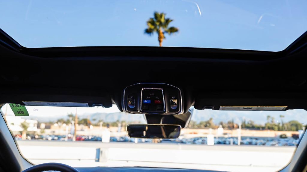 New 2025 Jeep Grand Cherokee Altitude image 17