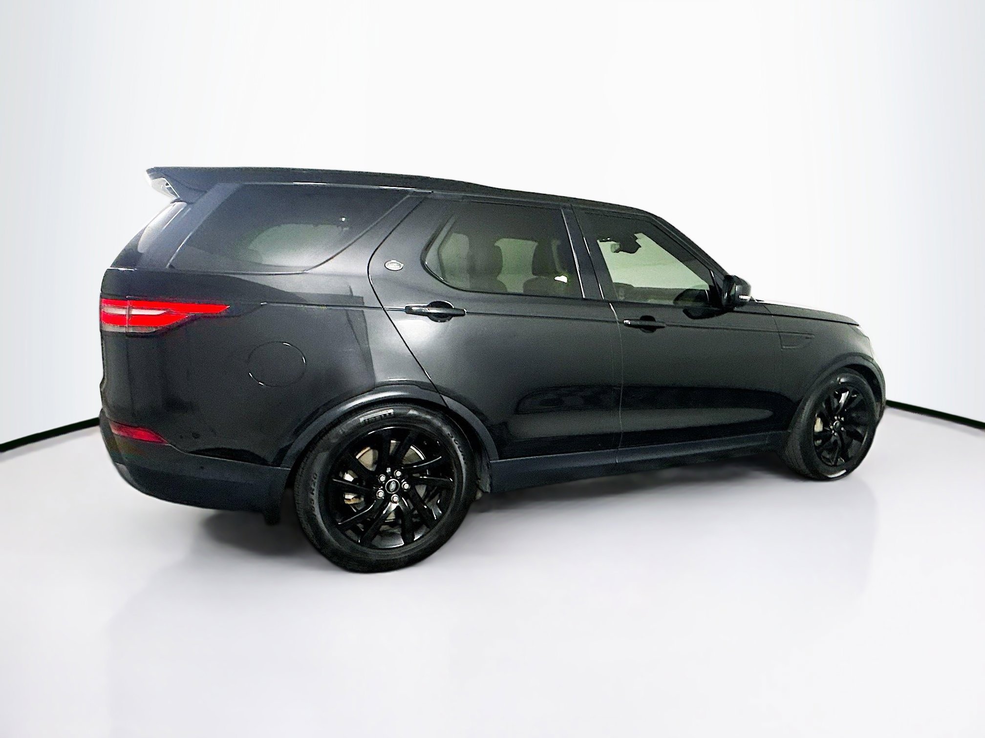 Used 2019 Land Rover Discovery HSE image 10