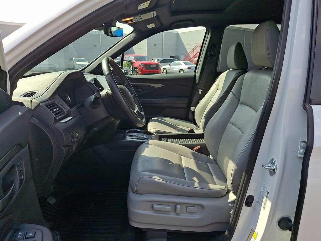 Used 2023 Honda Passport EX-L image 11