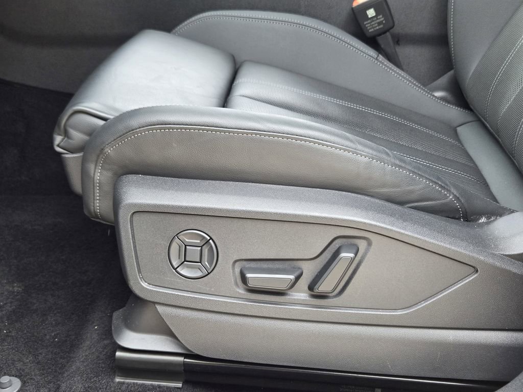 Certified 2025 Audi Q5 Premium w/ Premium Plus AWD/4WD image 31