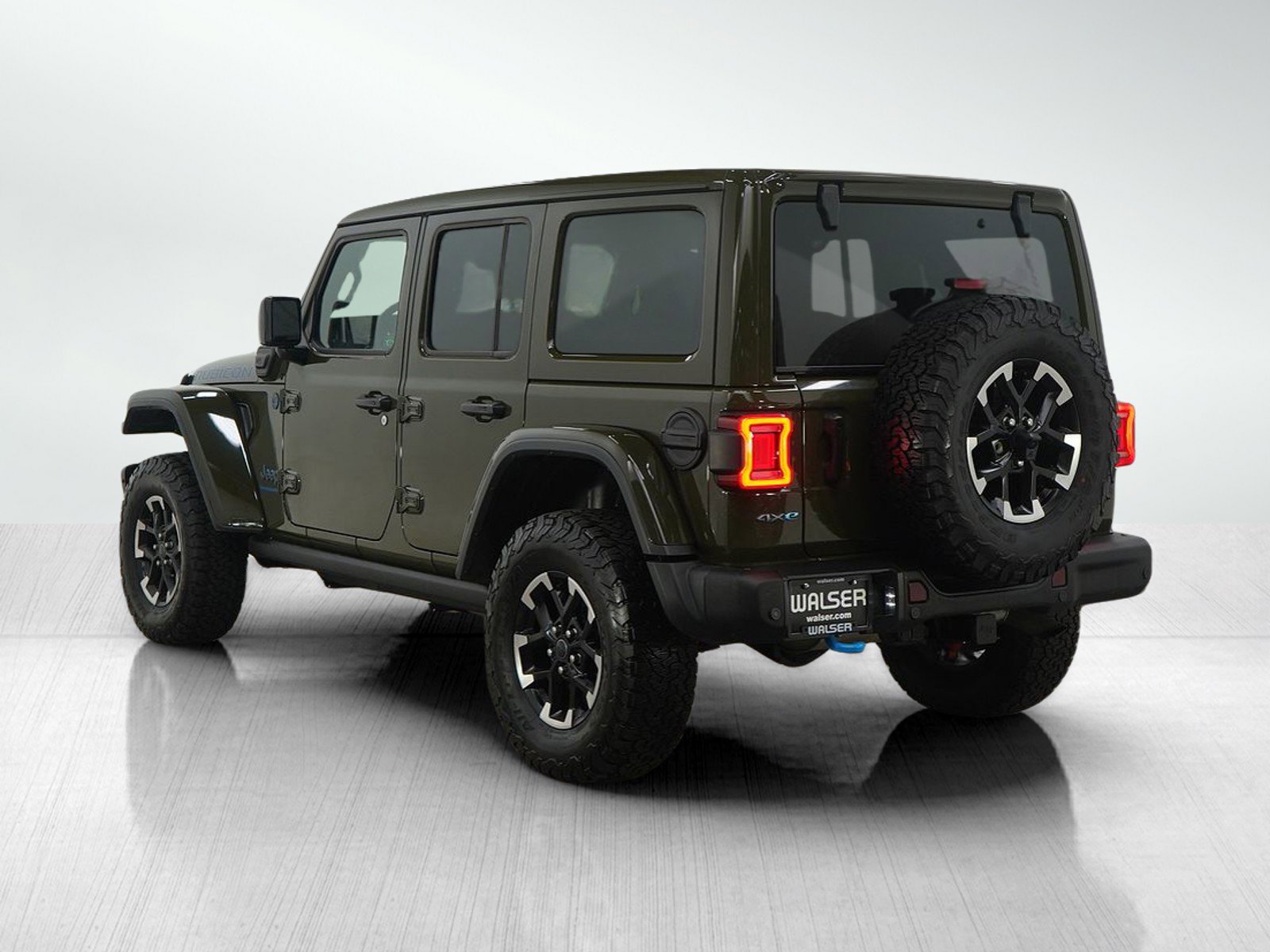 Used 2024 Jeep Wrangler Unlimited Rubicon 4xe image 4