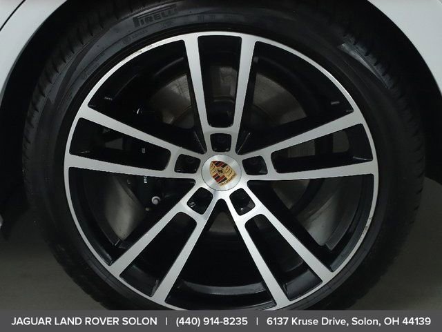Used 2025 Porsche Cayenne GTS AWD/4WD image 44