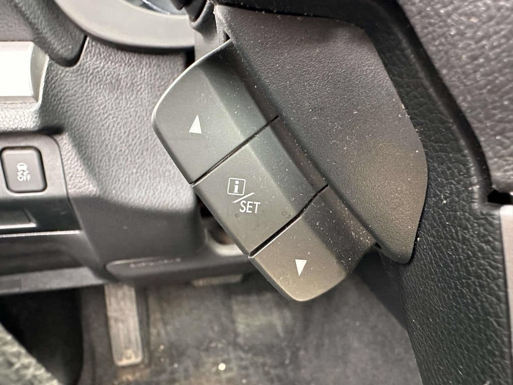 Used 2017 Subaru Forester 2.5i Premium AWD/4WD image 18