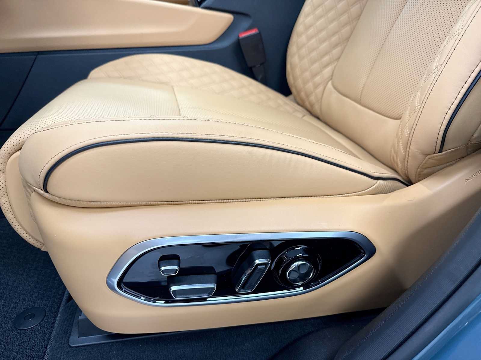 New 2026 Jeep Grand Cherokee Summit AWD/4WD image 14