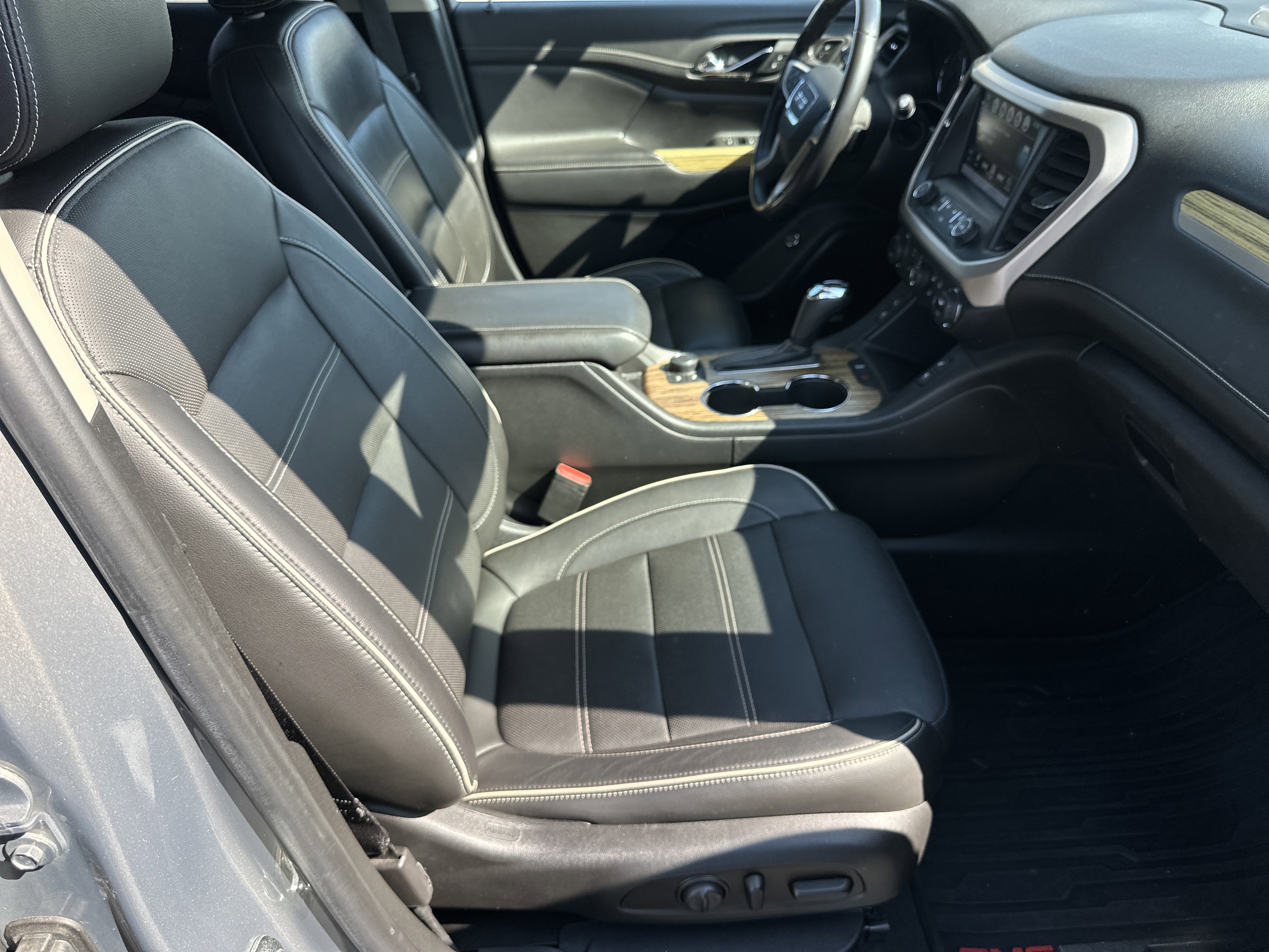 Certified 2019 GMC Acadia Denali w/ Technology Package image 14