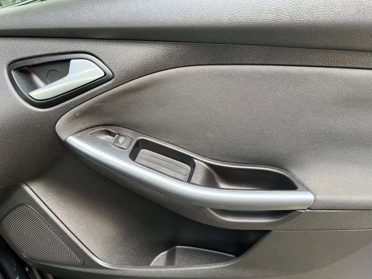 Used 2013 Ford Focus Titanium image 28