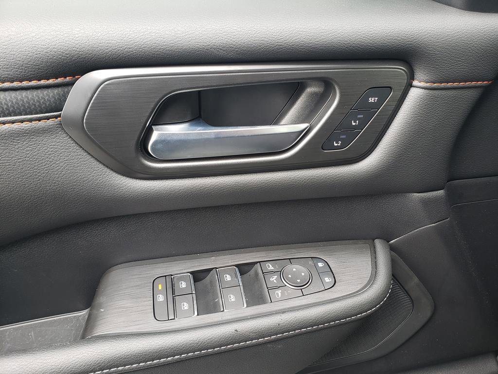 Certified 2025 Nissan Armada PRO-4X w/ Pro-4X Premium Package image 38