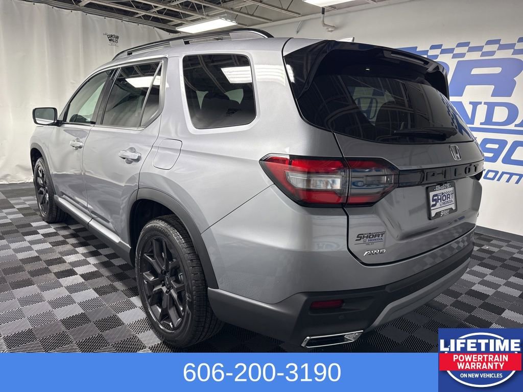 New 2025 Honda Pilot Touring image 14
