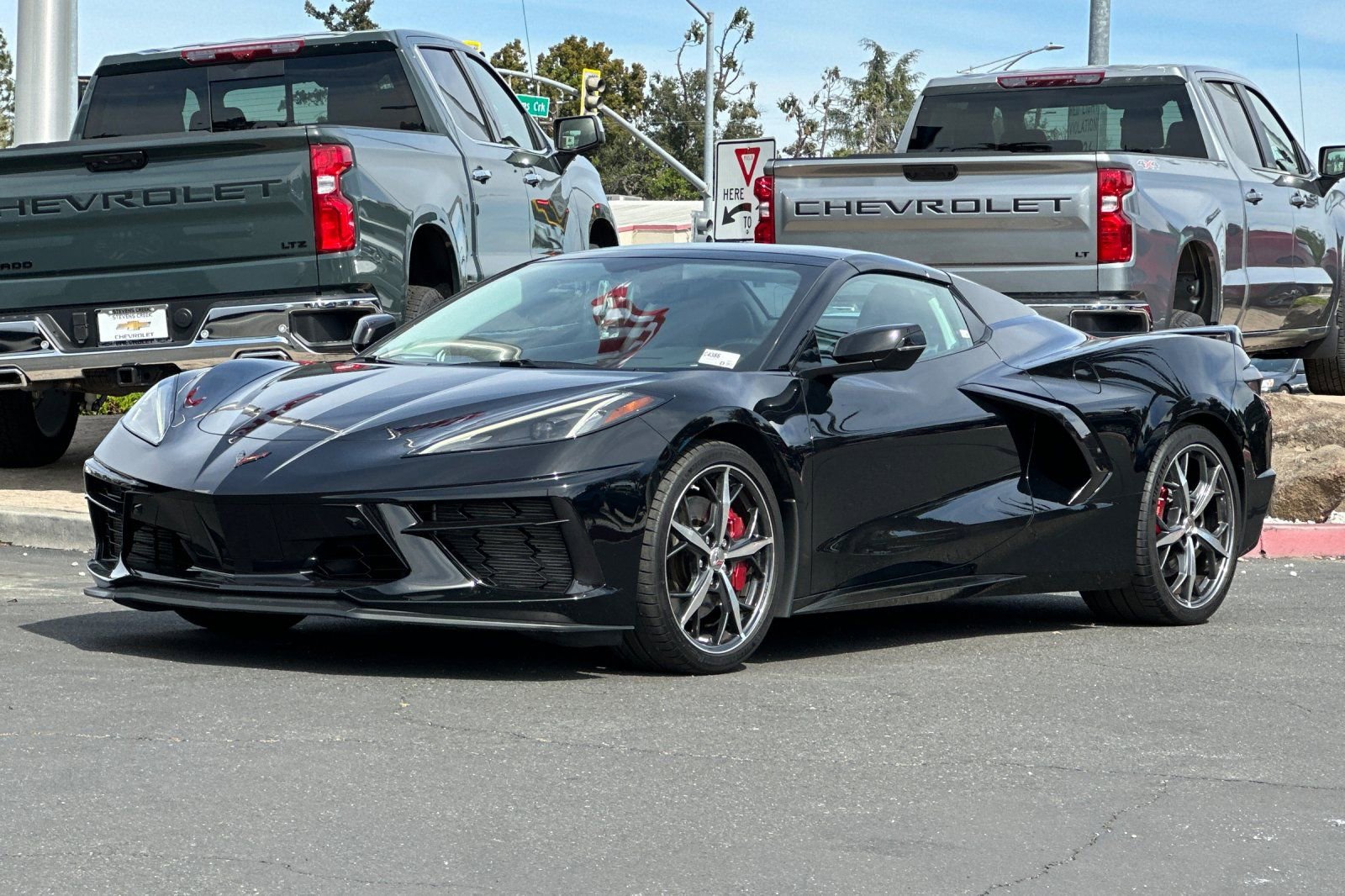 Used 2022 Chevrolet Corvette Stingray Premium Conv w/ Z51 Performance Package image 9