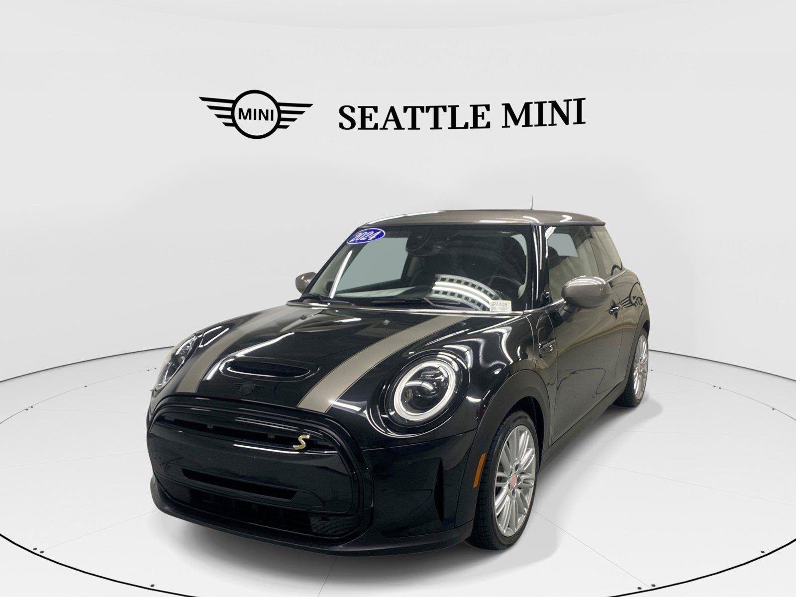 Used 2024 MINI Cooper SE FWD image 1