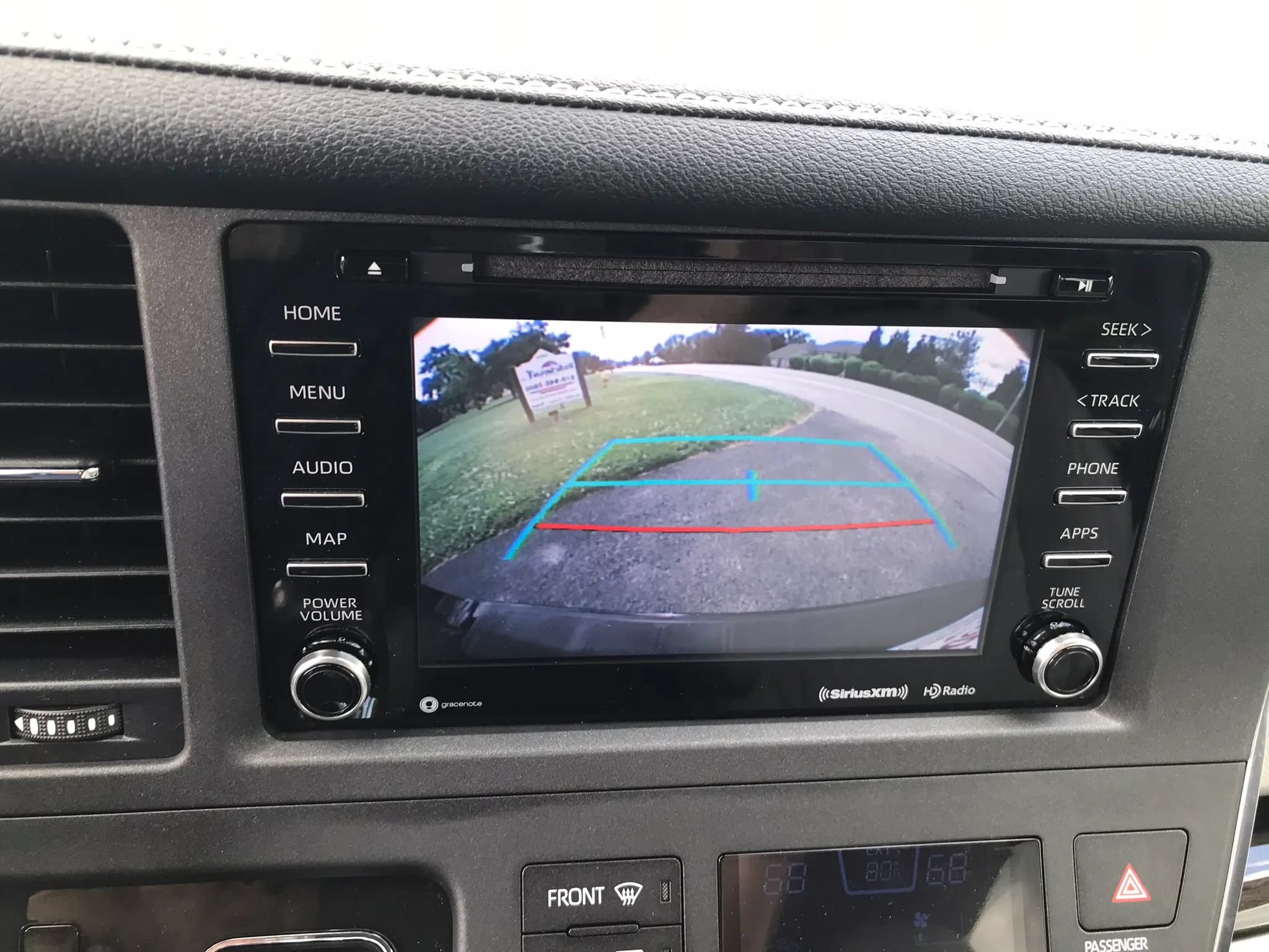 Used 2019 Toyota Sienna XLE AWD/4WD image 21