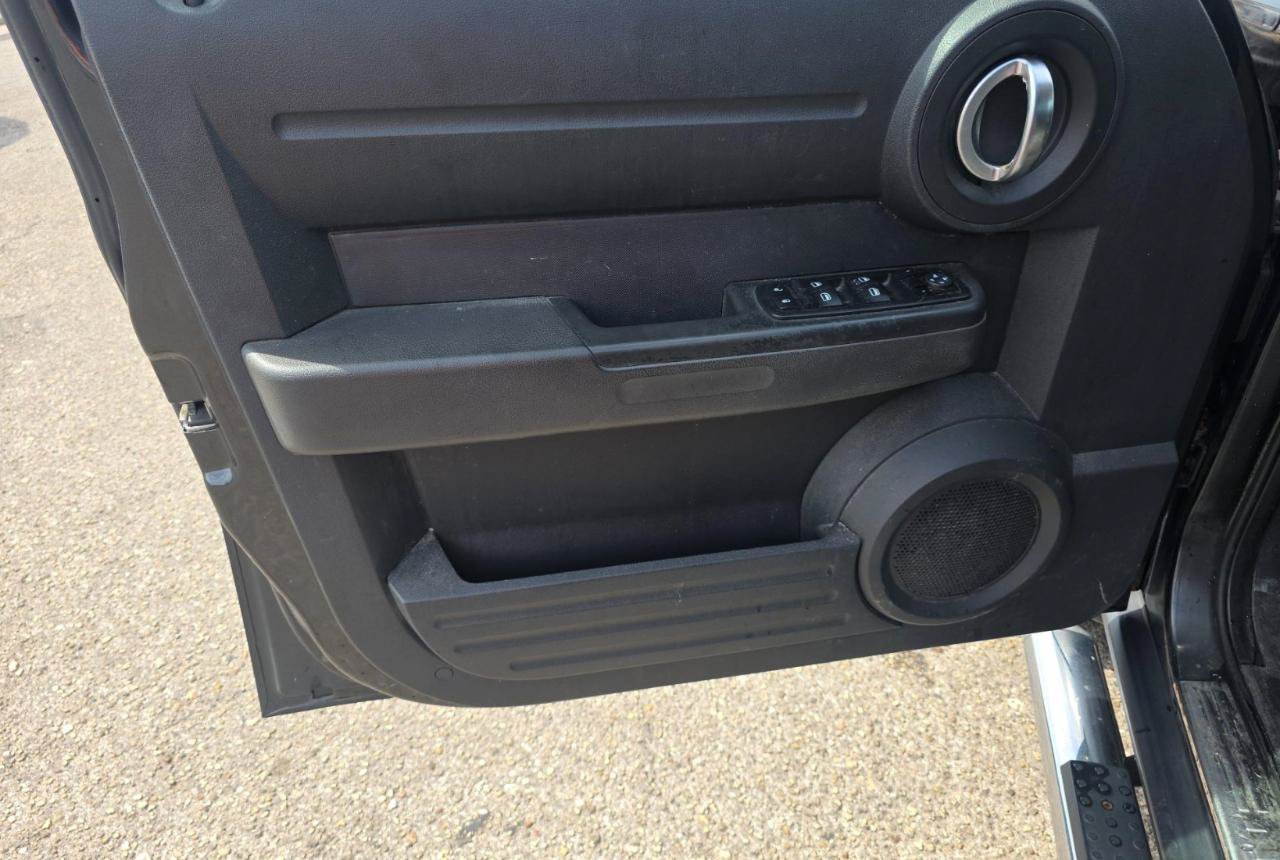Used 2011 Dodge Nitro Heat AWD/4WD image 10