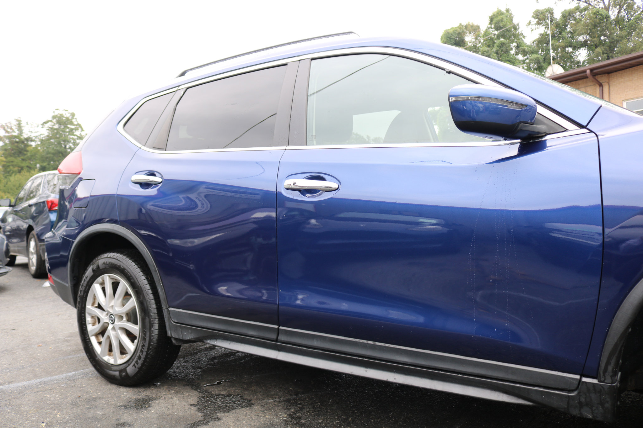 Used 2019 Nissan Rogue SV image 9