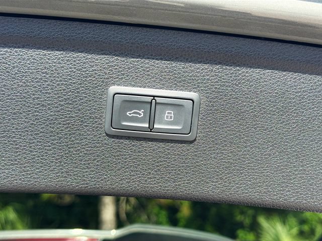 Used 2023 Audi SQ5 Prestige w/ Prestige Package AWD/4WD image 14