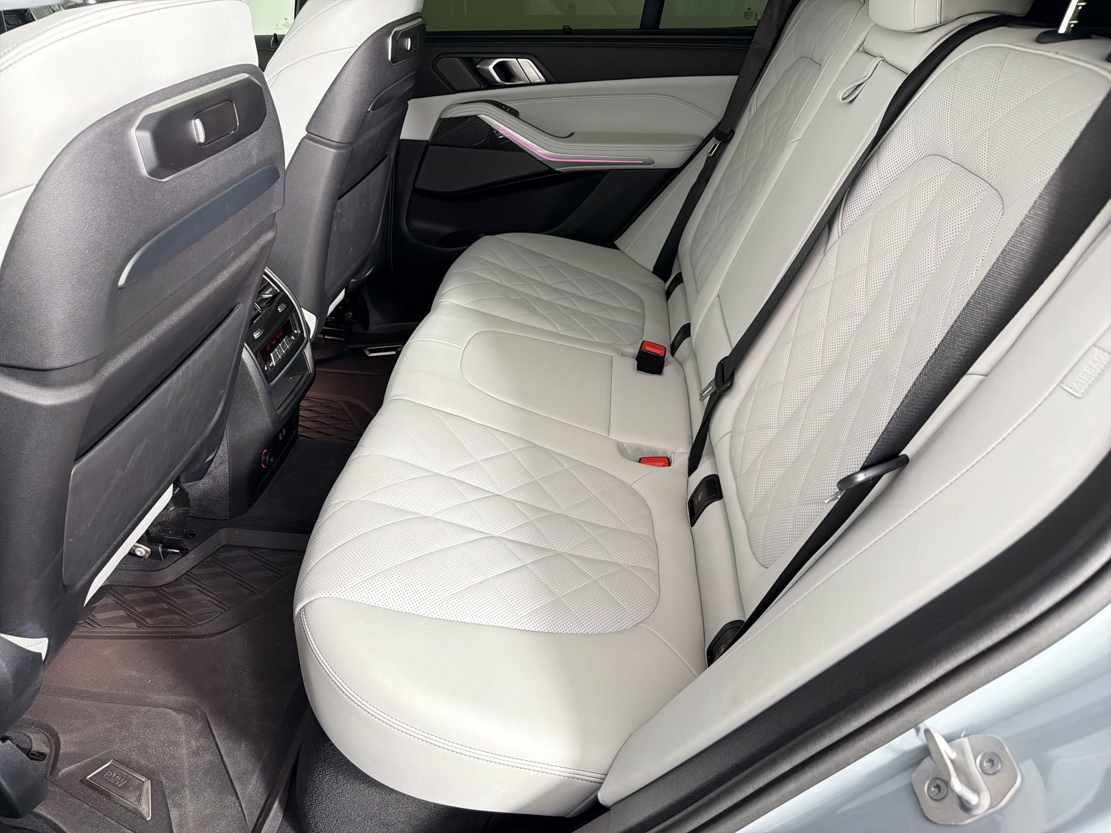 Used 2024 BMW X5 M60i w/ Executive Package image 15