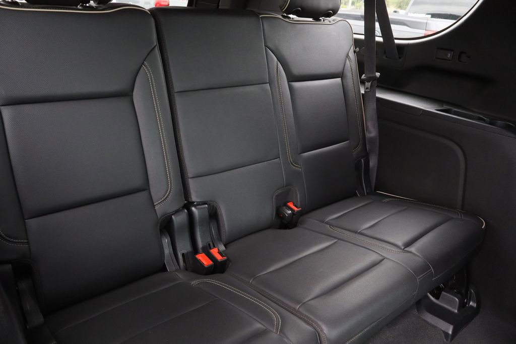 Used 2021 GMC Yukon XL SLT w/ SLT Premium Package RWD image 32