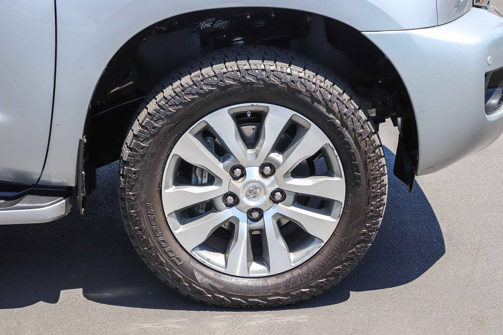 Used 2016 Toyota Sequoia Limited w/ Safety & Convenience Package AWD/4WD image 11