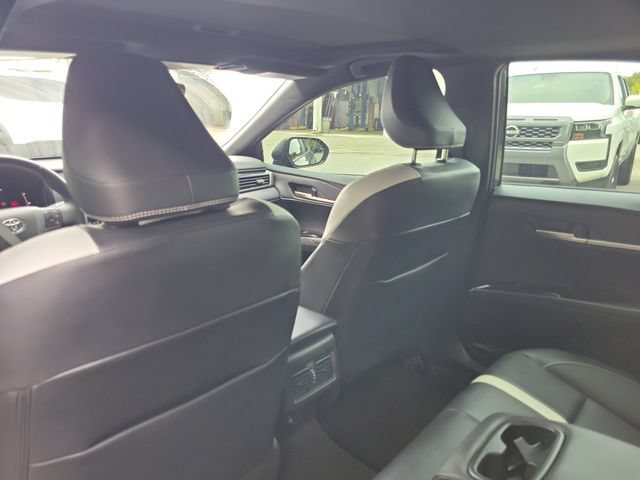 Used 2025 Toyota Camry SE FWD image 12