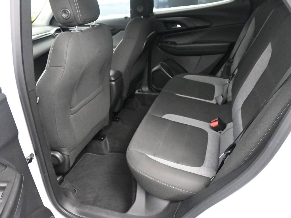 Used 2025 Chevrolet TrailBlazer LT w/ Driver Confidence Package image 18