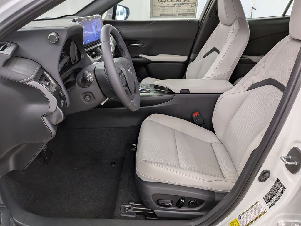 New 2026 Lexus UX 300h AWD image 18