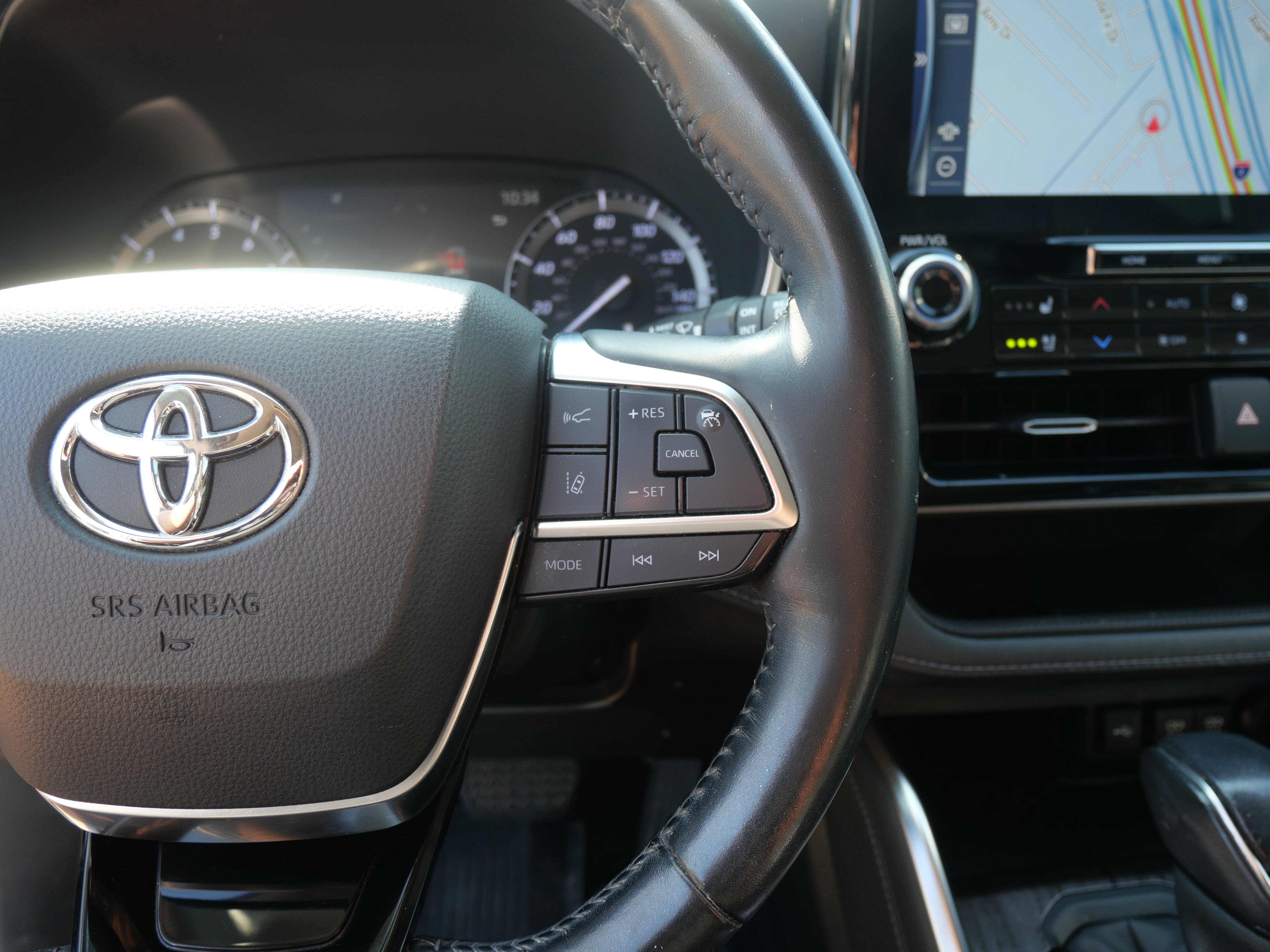 Used 2021 Toyota Highlander Limited image 27