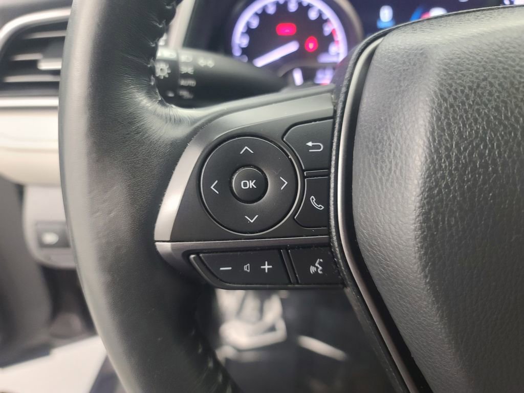 Used 2022 Toyota Camry SE w/ Cold Weather Package image 27