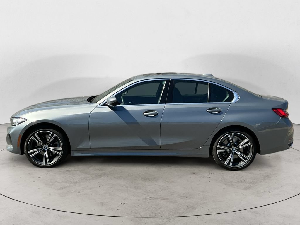 Used 2024 BMW 330i xDrive Sedan w/ Premium Package AWD/4WD image 4