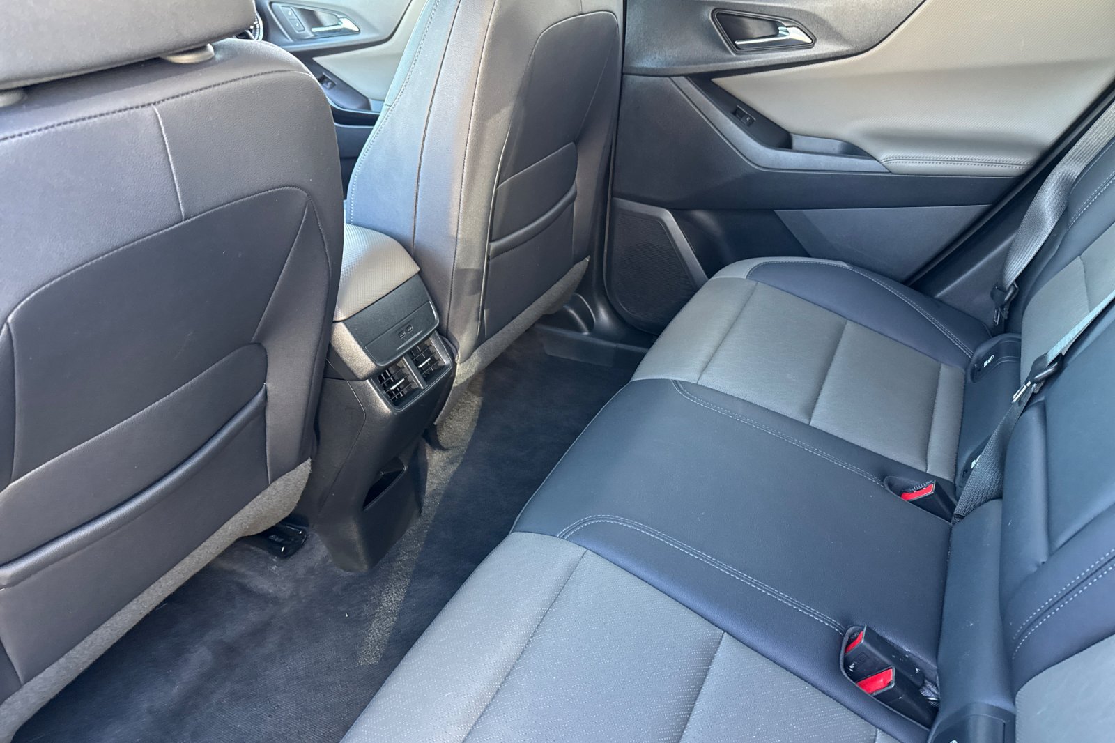 Used 2025 Chevrolet Equinox LT w/ Convenience Package II AWD/4WD image 13