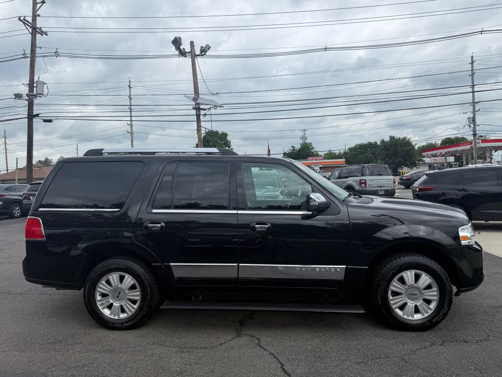 Used 2014 Lincoln Navigator 4WD image 8